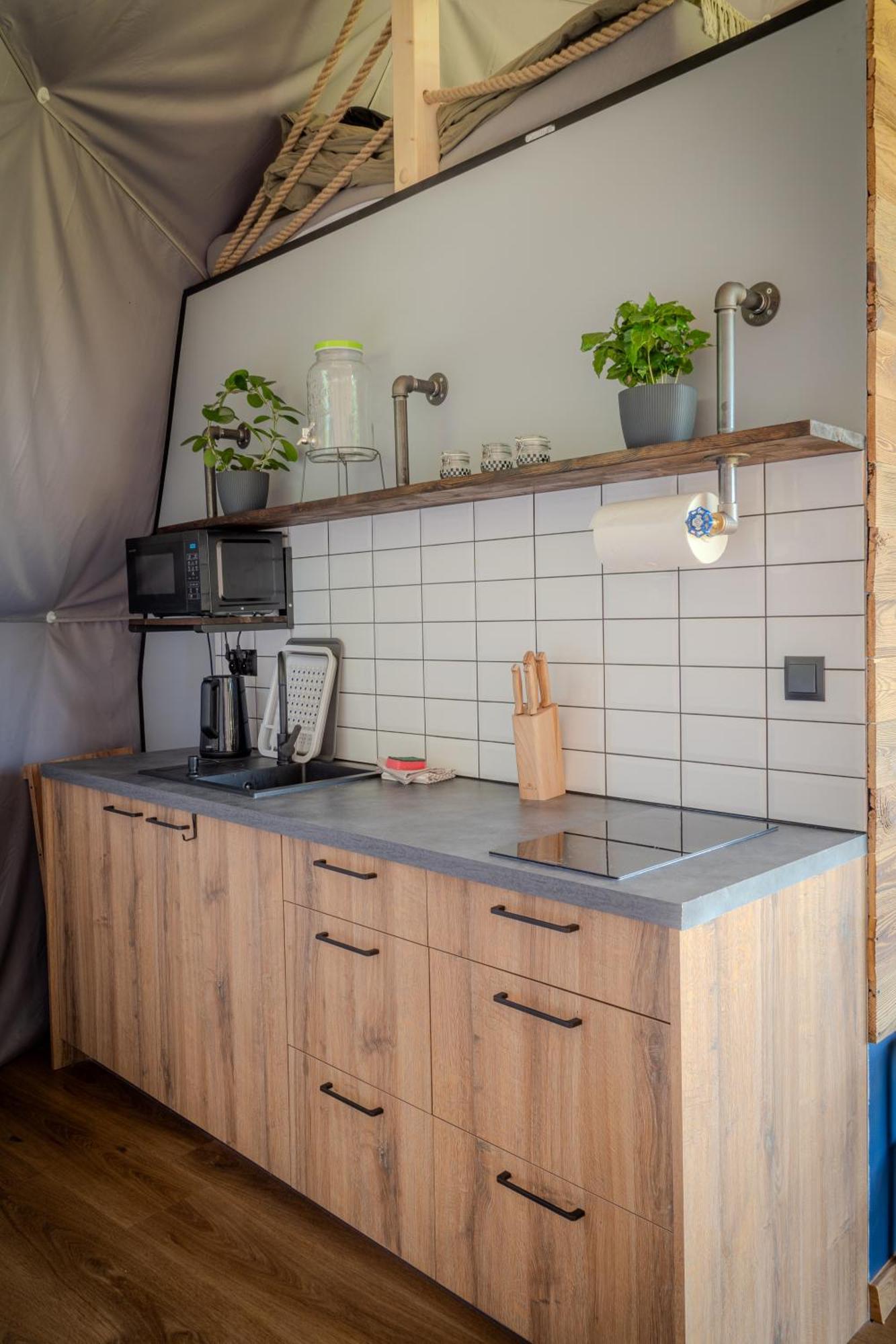 Glamping Hen W Trawie Luxuszelt *